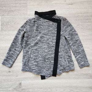 Two By Vince Camuto Gray Black Sweater Jacket Womens Medium Asymetrical Sweater